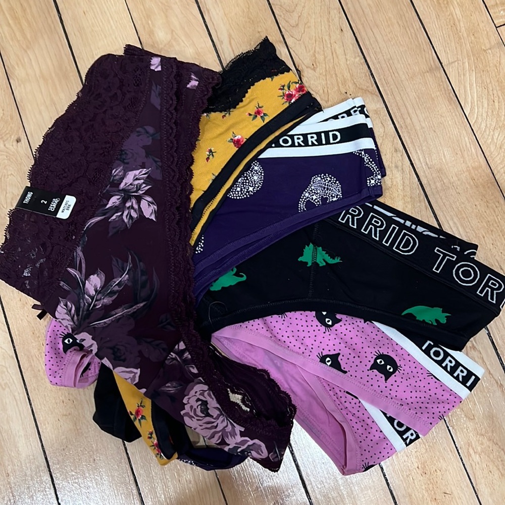 NWT Torrid Thongs Size 2 (5 pack)